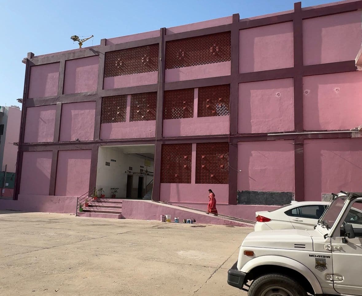 hindi medium school in udaipur